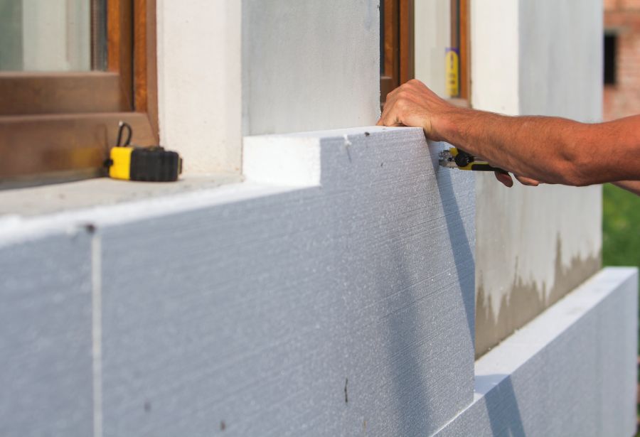 Pose d’un isolant thermique par l’extérieur sur une maison